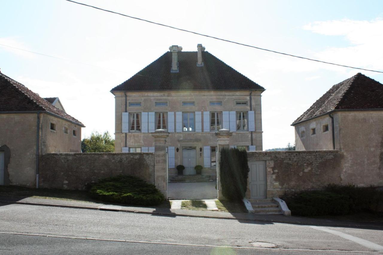 Le Vieux Presbytere Confracourt Exterior foto